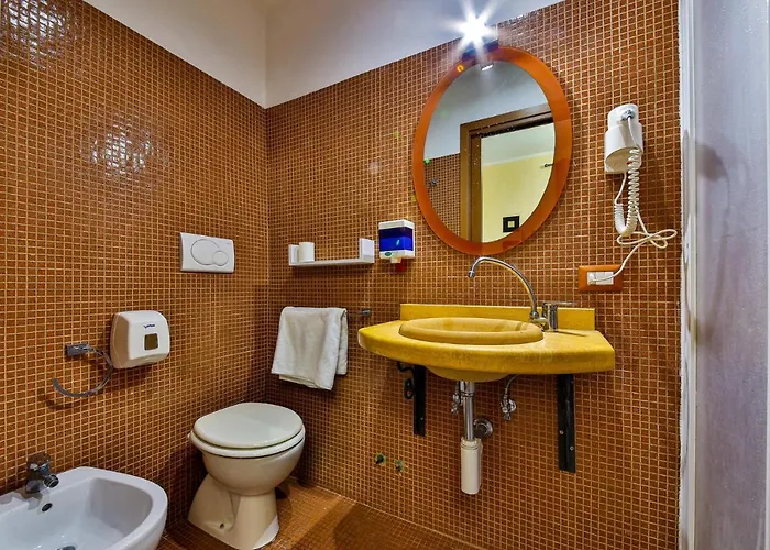 E-room 42 בית הארחה