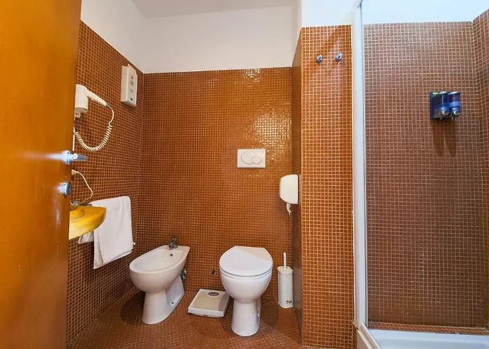 E-room 42 בית הארחה