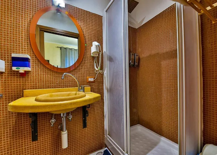 בית הארחה E-room 42 3*