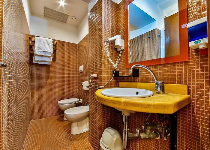 E-room 42 בית הארחה