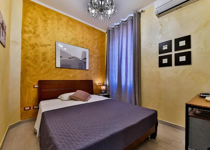 E-room 42 בית הארחה 3*